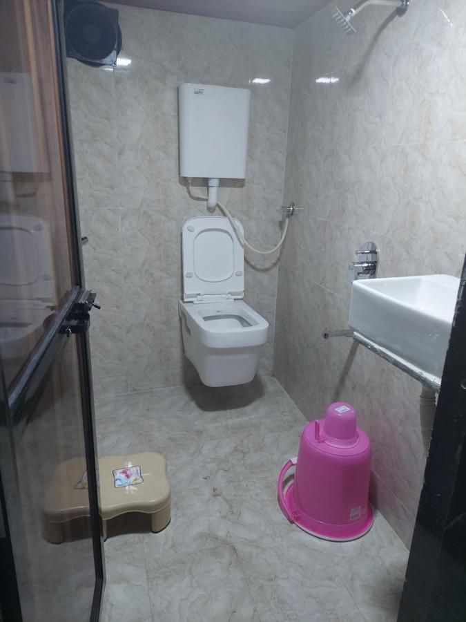 Asra Dormitory For Male And Female ムンバイ エクステリア 写真
