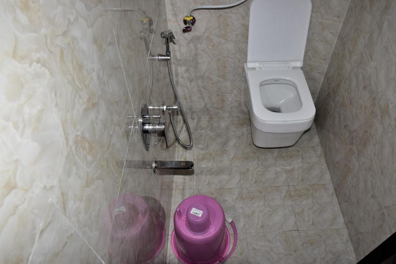 Asra Dormitory For Male And Female ムンバイ エクステリア 写真